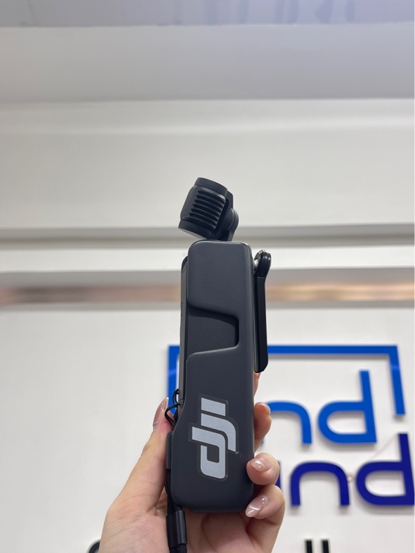 DJI Pocket 2 bản đơn - Màu đen - Ngoại hình 97.2% - Cover phone adapter usb c mất nắp cán - Kèm handle kết nối bluetooth điện thoại