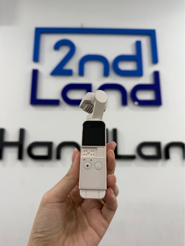 DJI Pocket 2 Creator Combo - Màu trắng - Ngoại hình 96% - Màn trầy , máy trầy , ố , cấn , lens trầy - Kèm box , thẻ 64gb