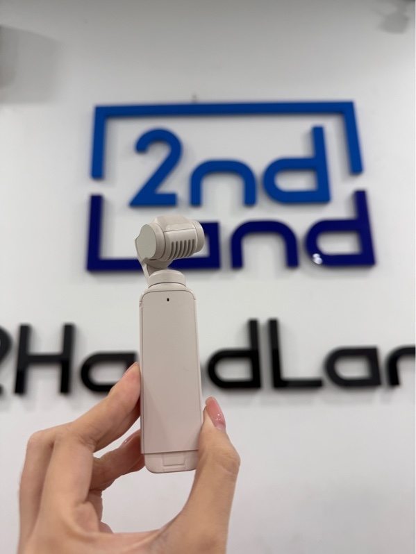 DJI Pocket 2 Creator Combo - Màu trắng - Ngoại hình 96% - Màn trầy , máy trầy , ố , cấn , lens trầy - Kèm box , thẻ 64gb