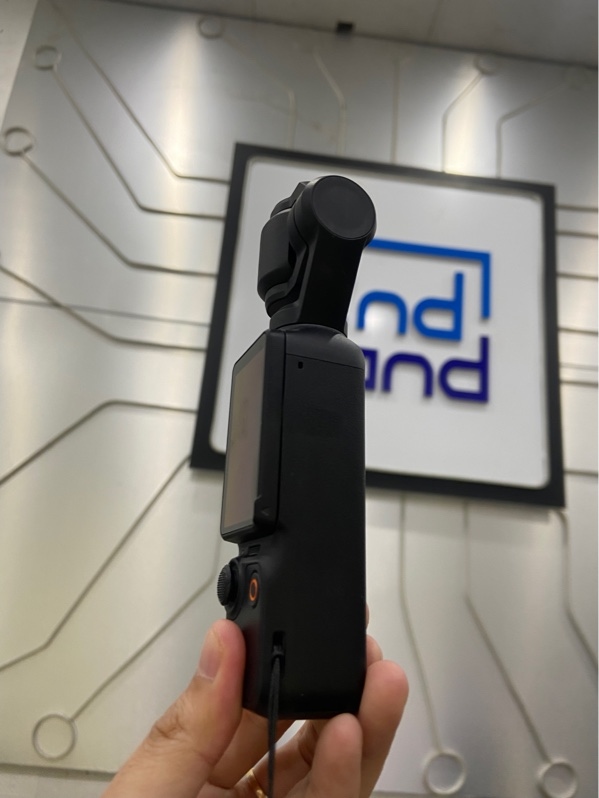 DJI Pocket 3 - Bản Combo - Màu đen - Ngoại hình: 98% - Kèm Túi 2 Pin, 1 Chân Đế, 1 Mic