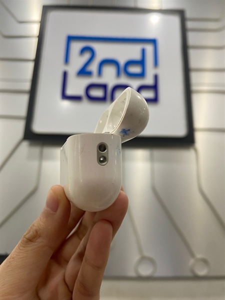 Dock Tai Nghe Bluetooth Airpods Pro 2 - Xấu 2