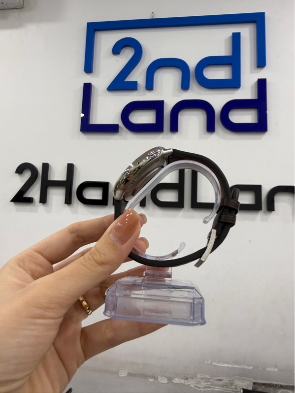 Đồng hồ Amazfit Active 2 - Màu bạc - Ngoại hình 98% - Kính trầy - Kèm Box , 1 đế sạc , dây linh kiện - còn Bảo hành TĐCNghệ đến T6/2026