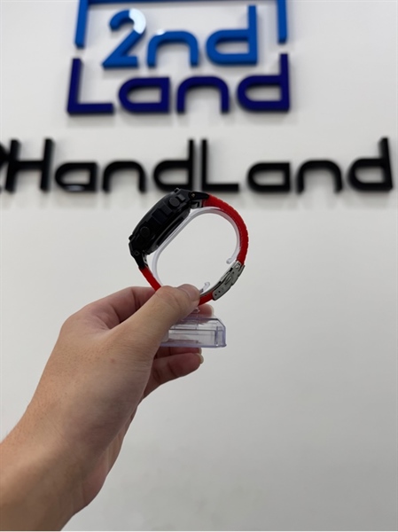 Đồng hồ Amazfit T-Rex Pro .- 47mm - Model: A2013 - Màu đen - Ngoại hình 96% - trầy cấn, màn lưu ảnh - Kèm sạc + Case 2