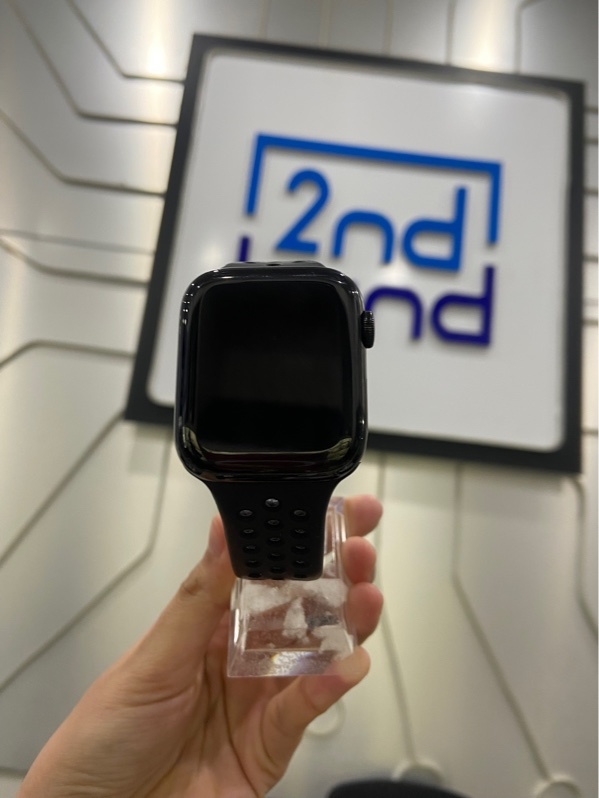 Đồng hồ Apple Series 5/44mm - LL/A - LTE ( không hỗ trợ esim ) - 32GB - Pin 100% đã thay - Viền thép - Màu đen - Ngoại hình: 97% - Màn ép kính, màn xước - Kèm sạc
