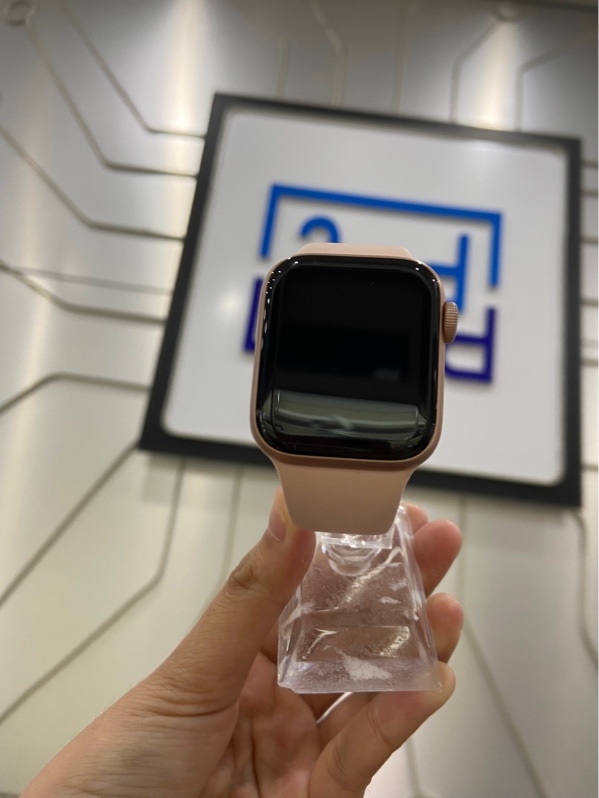 Đồng hồ Apple Watch SE Gen 1/40mm - GPS - Pin 98% - Viền nhôm - Màu hồng - Ngoại hình: 98% - Kèm sạc