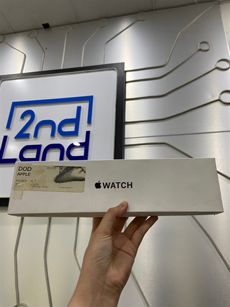 Đồng hồ Apple Watch SE Gen 1/40mm - LL/A - GPS - Pin 98% - Viền nhôm - Màu hồng gold - Ngoại hình: 97% - Màn trầy, màn đánh kính, sọc 1 đường, trầy nhẹ góc sườn - FullBox - không bảo hành