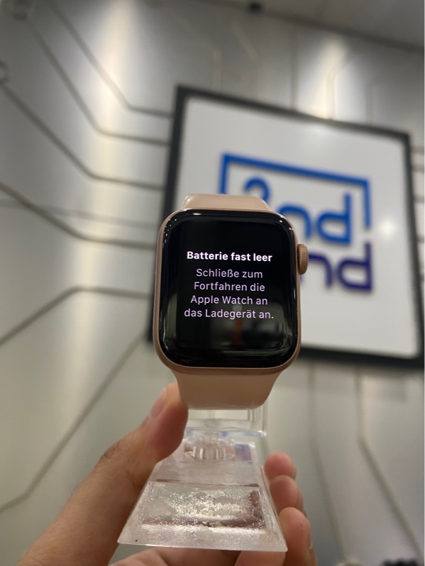 Đồng hồ Apple Watch Se Gen 1/40mm - LL/A - Pin 81% - Màu hồng - Ngoại hình: 98% - Body