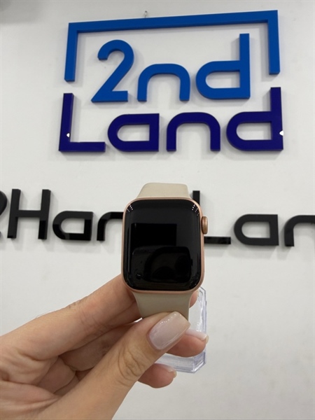 Đồng hồ Apple Watch SE Gen 1 - 40mm - VN/A - GPS - Màu Rose Gold - Pin 98% - Ngoại hình 98% - Màn trầy - Kèm sạc linh kiện