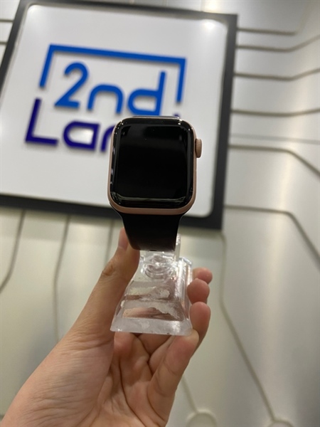 Đồng hồ Apple Watch SE Gen 1/40mm - VN/A - GPS - Pin 100% thay new - Viền nhôm - Màu vàng gold - Ngoại hình: 98% - Kèm sạc