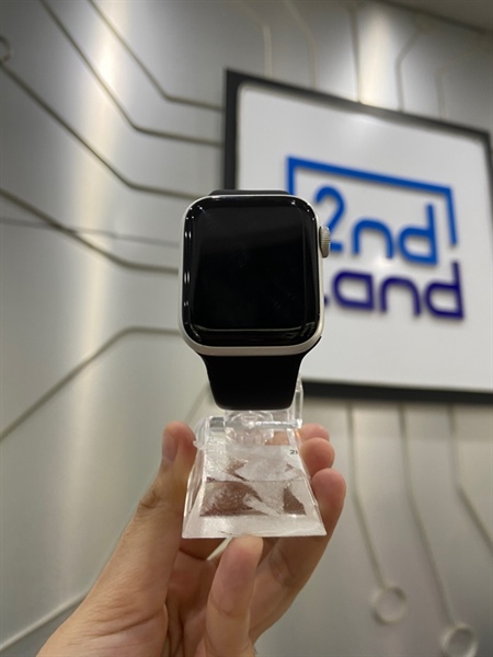 Đồng hồ Apple Watch SE Gen 1/40mm - VN/A - GPS - Pin 85% - Viền nhôm - Màu bạc - Ngoại hình: 97% - Màn sọc 1 đường ở giữa, cấn sườn nhẹ - Kèm sạc - không bảo hành