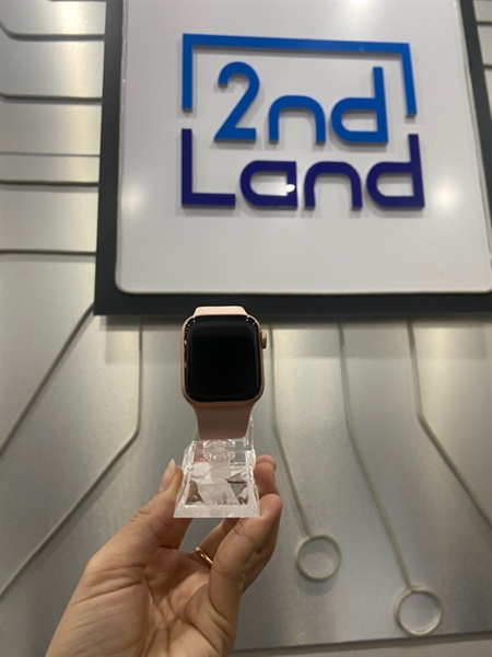 Đồng hồ Apple Watch SE Gen 1/40mm - VN/A - Pin 100% - Màu hồng - Ngoại hình: 98% - Kèm sạc