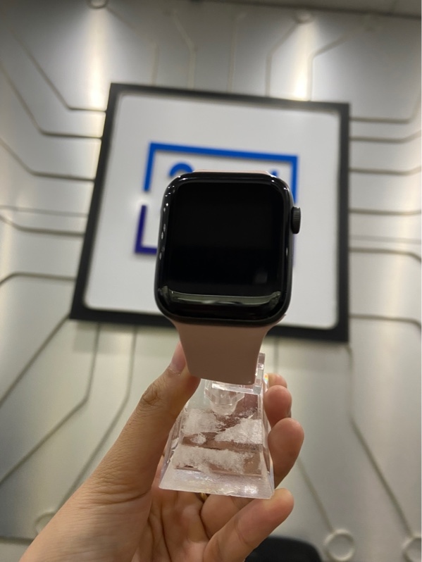 Đồng hồ Apple Watch Se Gen 1/44mm - GPS - Pin 100% thay new - Viền nhôm - Màu đen - Ngoại hình: 98% - Màn ép kính - Body