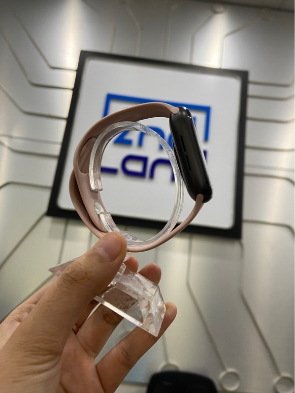 Đồng hồ Apple Watch Se Gen 1/44mm - GPS - Pin 100% thay new - Viền nhôm - Màu đen - Ngoại hình: 98% - Màn ép kính - Body