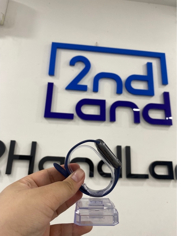 Đồng hồ Apple watch se gen 1 - 44mm - LL/A - GPS - Màu xám - Pin thay 100% - Ngoại hình 96% - trầy xước nhiều , màn cháy hồng , màn 1 đốm mực - Kèm sạc