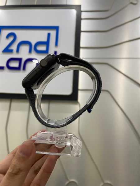 Đồng hồ Apple Watch SE Gen 1/44mm - VN/A - 32GB - LTE - Pin 100% thay new - Màu đen - Ngoại hình: 98% - Chết 1 điểm pixel - Kèm sạc 2