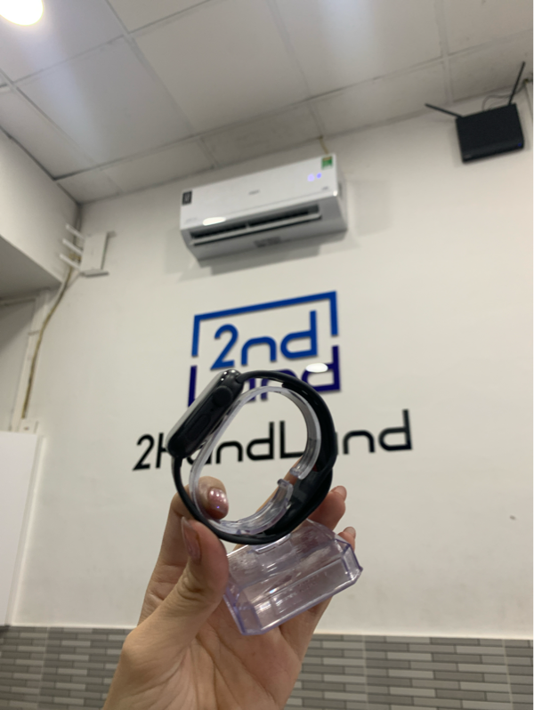 Đồng hồ Apple Watch SE Gen 1 - Màu đen - Pin 88% - Ngoại hình: 98% - Kèm sạc