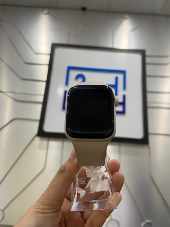 Đồng hồ Apple Watch Se Gen 2/40mm - Bản GPS - Mã VN/A - Pin 81% - Màu Starlight - Ngoại hình: 98% - Kèm Box, sạc