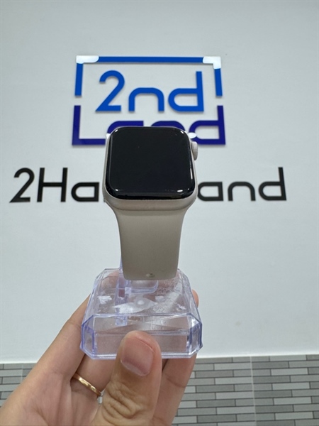Đồng hồ Apple Watch SE Gen 2 - 40mm - GPS - LL/A - Bản nhôm - Màu Starlight - Pin 81% - Ngoại hình 98% - Màn xước - Body, kèm sạc