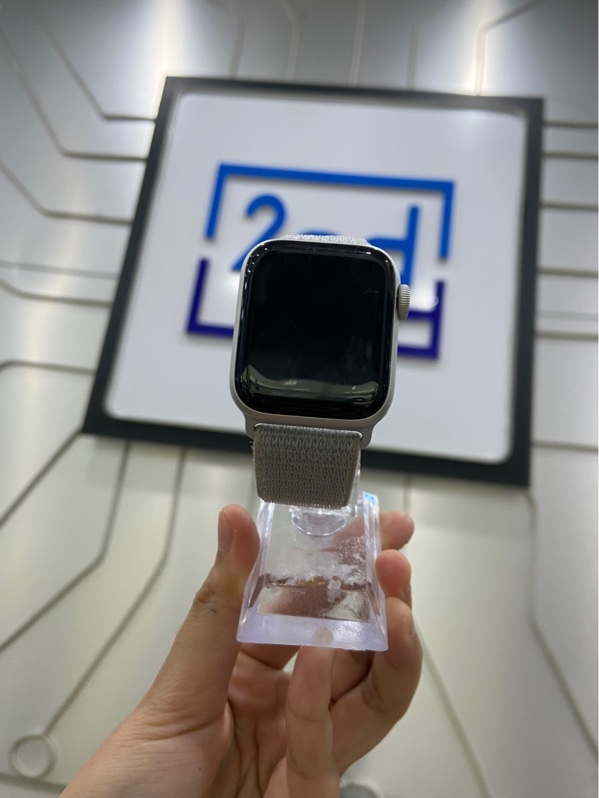 Đồng hồ Apple Watch SE Gen 2/40mm - GPS - LTE (không hỗ trợ esim) - SA/A - Bản nhôm - Màu bạc - Pin 100% - Ngoại hình: 98% - Body