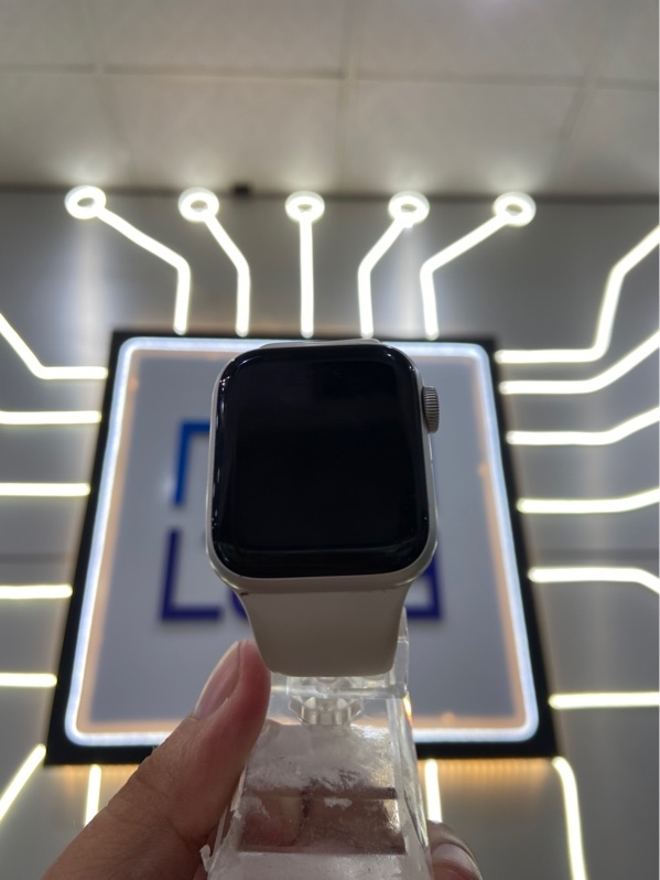 Đồng hồ Apple Watch SE Gen 2/40mm - GPS - VN/A - Pin 89% - Viền nhôm - Màu bạc - Ngoại hình: 97% - Màn xước + thân xước - Body
