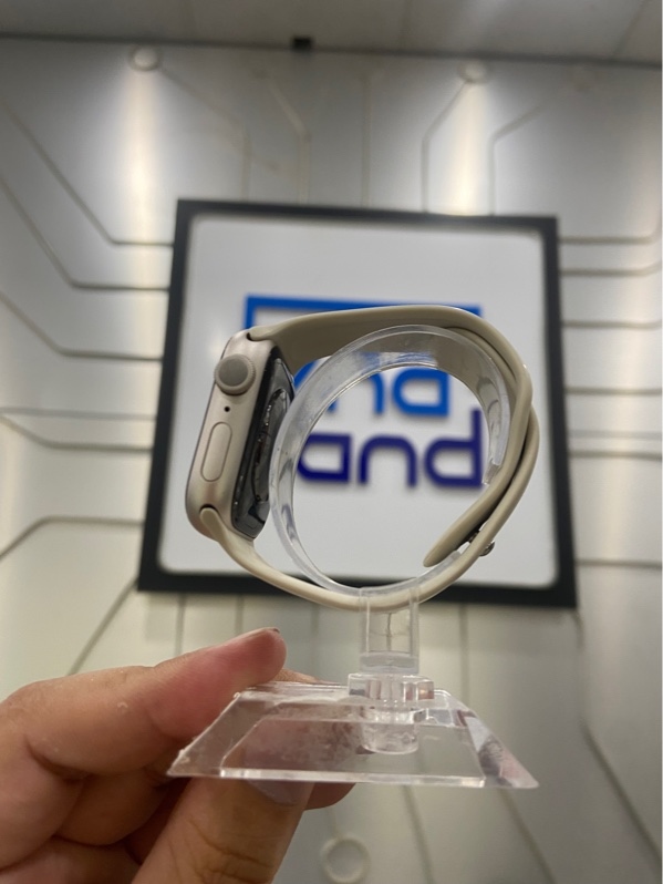 Đồng hồ Apple watch SE Gen 2/40mm - SA/A - GPS - Pin 98% - Màu trắng - Ngoại hình: 97% - Trầy xước nhẹ - Kèm Box + sạc