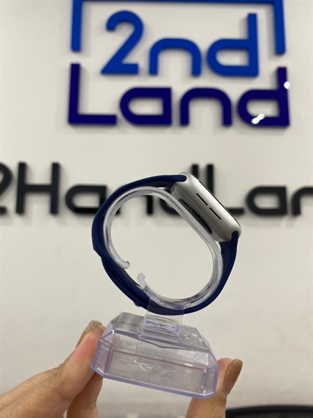 Đồng hồ Apple Watch SE Gen 2 - 40mm - VN/A - GPS - 32GB - Màu bạc - Pin 87% - Ngoại hình 98% - Màn ép cảm , màn trầy trong 1 vệt dài , dây đeo linh kiện - Kèm sạc 2