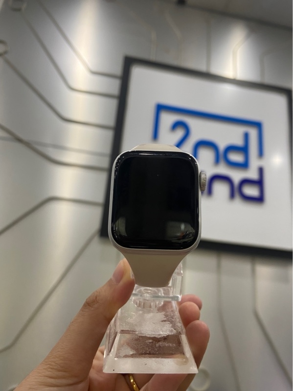 Đồng hồ Apple Watch SE Gen 2/ 40mm - VN/A - GPS - Pin 100% thay new - Bản Nhôm - Màu Bạc - Ngoại hình: 98% - Kèm sạc