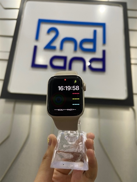Đồng hồ Apple Watch SE Gen 2/40mm - VN/A - GPS - Pin 95% - Màu starlight - Ngoại hình: 98% - Body - Kèm sạc