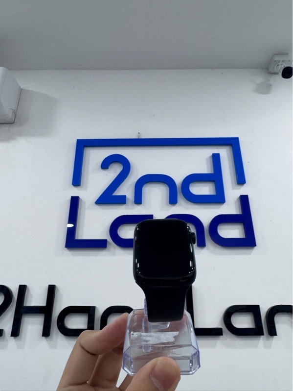 Đồng hồ Apple watch Se Gen 2 - 44mm - LL/A - GPS - 32gb - Màu midnight - Pin 95% - Ngoại hình 97% - tróc sơn, màn trầy - Kèm sạc linh kiện