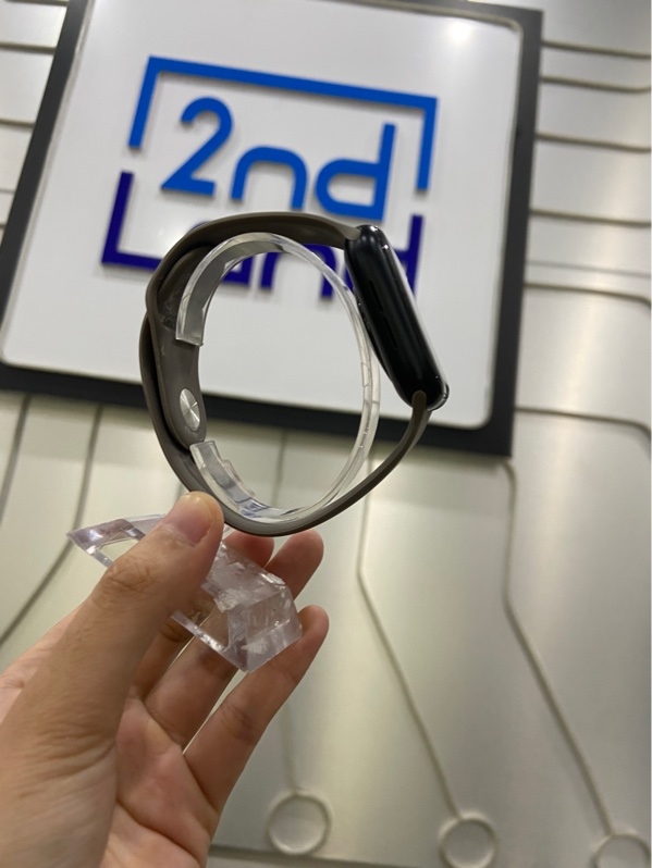 Đồng hồ Apple watch Se Gen 2/ 44mm - LL/A - LTE (không hỗ trợ esim VN) - Pin 99% - Viền nhôm - Màu midnight - Ngoại hình: 98% - Kèm sạc