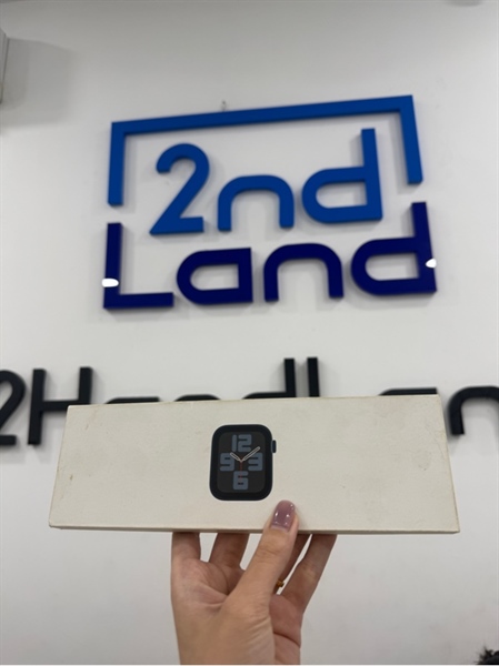 Đồng hồ Apple Watch SE Gen 2 - 44mm - SA/A - GPS - 32GB - Màu midnight - Pin 95% - Ngoại hình 98% - Viền trầy nhẹ - Kèm Box nhỏ , sạc, 1 bộ dây đeo