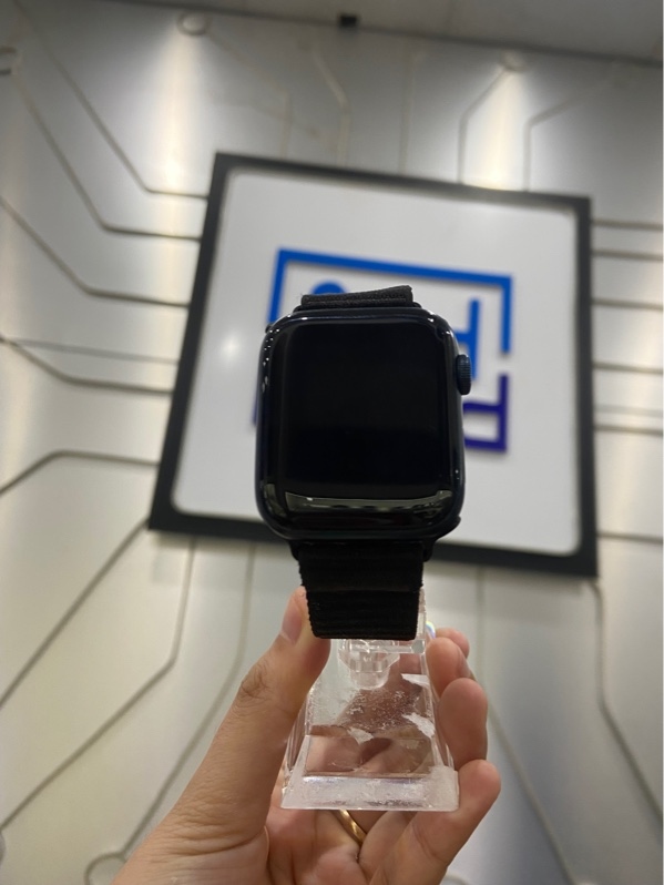 Đồng hồ Apple Watch SE Gen 2/46mm - SA/A - GPS - Pin 82% - Màu đen - Ngoại hình: 98% - Kèm sạc