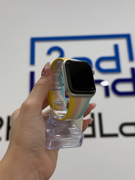 Đồng hồ Apple Watch SE gen 2- GPS - LL/A - 32GB - Màu bạc - Ngoại hình 97% - Kèm sạc