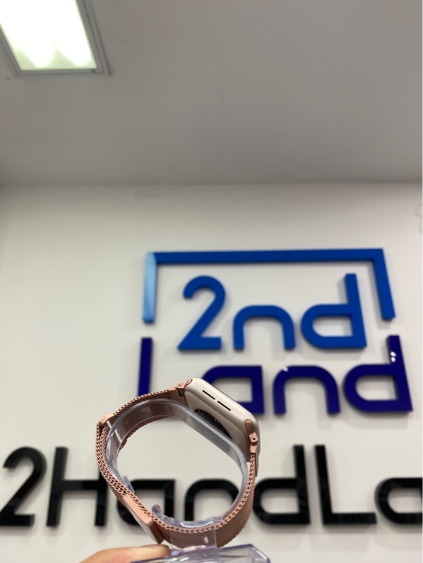 Đồng hồ Apple Watch SE Gen 3 - 40mm - GPS - KH/A - Pin: 100% - Bản Nhôm - Màu Starlight - Ngoại hình: 97.5% - Kính trầy, viền xước nhẹ - Kèm sạc - Box