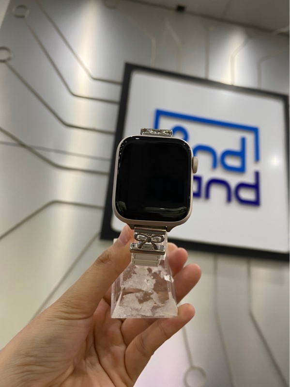 Đồng hồ Apple Watch Se Gen 3/40mm - GPS - Pin 100% - Viền nhôm - Màu trắng - Ngoại hình: 98% - Kèm sạc - Còn bảo hành hãng đến 29/10/2026