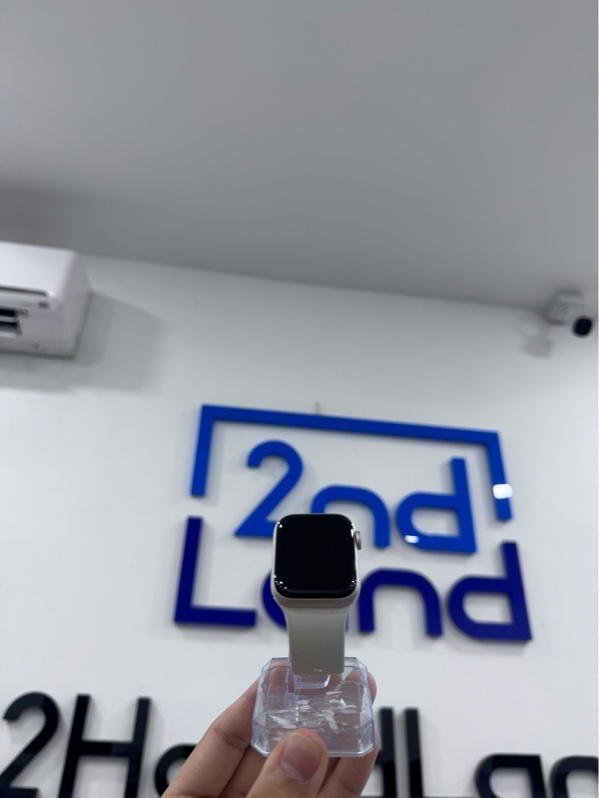 Đồng hồ Apple Watch SE gen 3 - 40mm - SA/A - 64Gb - GPS - Bản nhôm - Màu trắng - Pin 100% - Ngoại hình 97,5% - Dây ố nhẹ - Kèm box, sạc