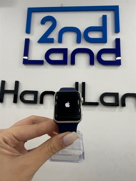 Đồng hồ Apple Watch Series 3 - 38mm - CH/A - GPS - 8GB - Màu bạc - Pin 89% - Ngoại hình 97% - Màn ám hồng , viền trầy cấn nhẹ - Kèm sạc linh kiện