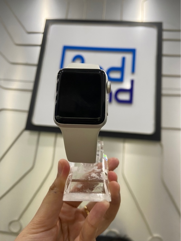 Đồng hồ Apple Watch Series 3/38mm - GPS - 8GB - Pin 90% - Viền nhôm - Màu bạc - Ngoại hình: 97% - Tróc sơn sườn nhẹ, màn xước - Body