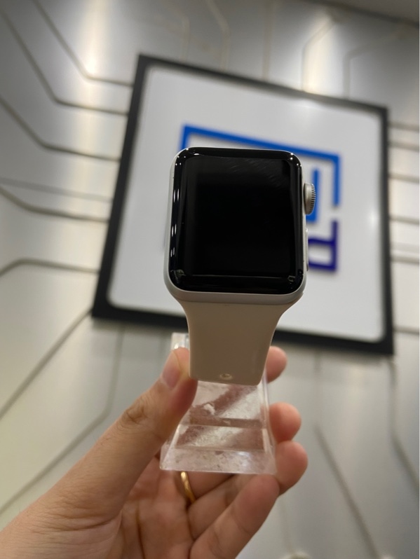 Đồng hồ Apple Watch Series 3/38mm - GPS - VN/A - Pin 100% - Màu bạc - Ngoại hình: 97% - Màn ám xanh viền nhẹ - Kèm sạc