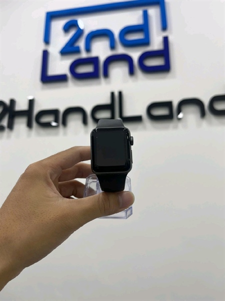 Đồng hồ Apple Watch Series 3/38mm - LL/A - 8GB - GPS - Viền nhôm - Pin 84% - Màu đen - Ngoại hình 97% - Kèm sạc