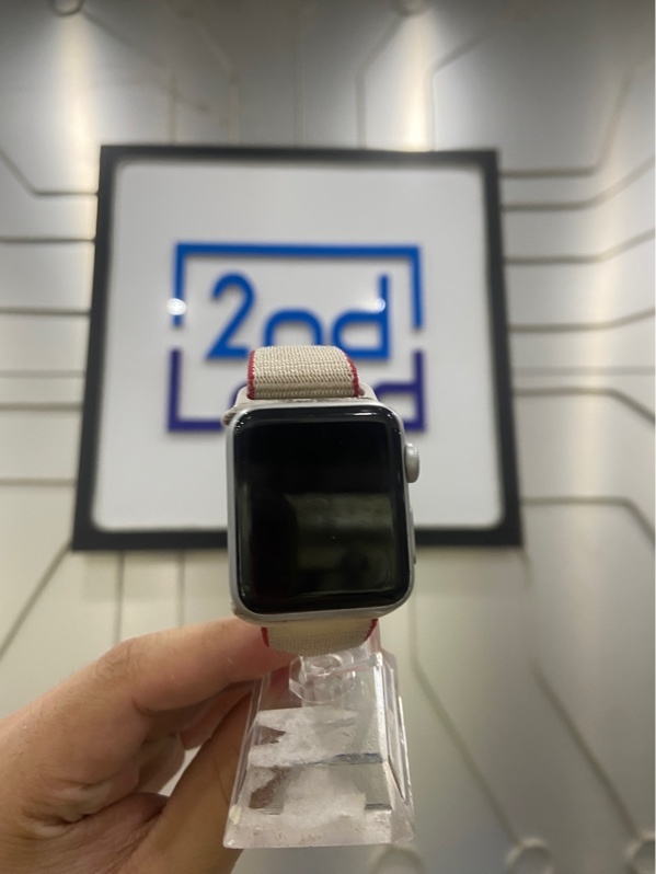 Đồng hồ Apple watch series 3/38mm - LL/A - GPS - Pin 80% - Màu bạc - Ngoại hình: 97%- Ố dây - Kèm sạc