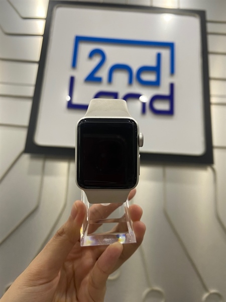 Đồng hồ Apple Watch Series 3/38mm - VN/A - GPS - Pin 100% - Viền nhôm - Màu bạc - Màn xước nhẹ, màn bị 1 chấm mực xanh - Kèm sạc