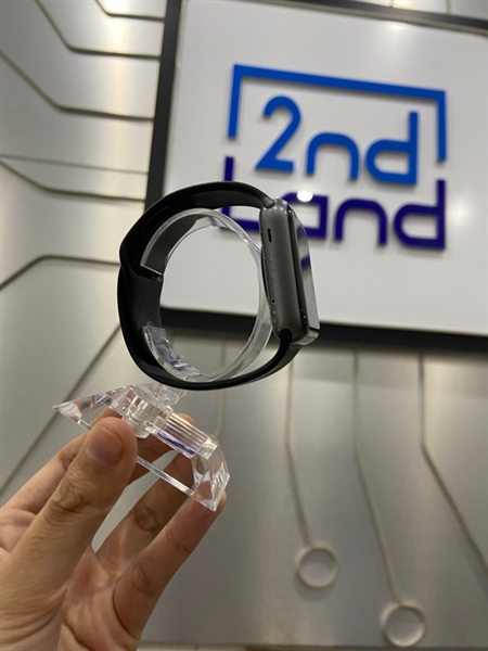 Đồng hồ Apple Watch Series 3/38mm - VN/A - GPS - Viền nhôm - Màu đen - Ngoại hình: 96% - Trầy cấn viền nặng, viền màn hở nhẹ,Không ghi âm, không hiện pin, không update - Body 1