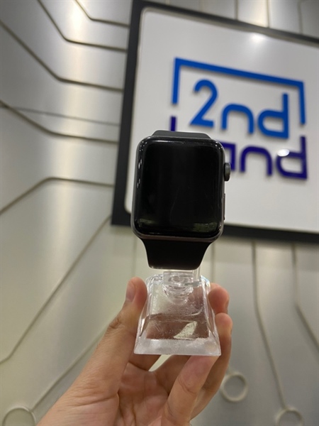 Đồng hồ Apple Watch Series 3/42mm - 2J/A - GPS - Pin 100% thay new - Viền nhôm - Màu đen - Ngoại hình: 97% - Trầy sườn, màn xước, màn ám viền xanh, ám trong hồng - Body