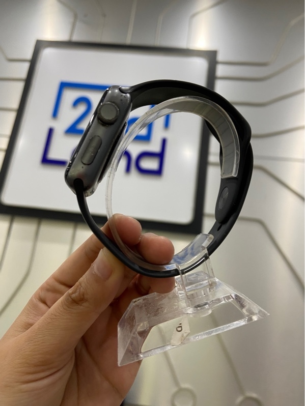 Đồng hồ Apple Watch Series 3/42mm - GPS - Pin 92 - Viền nhôm - Màu đen - Ngoại hình: 97% - Trầy cấn sườn , màn ám hồng vừa , 1 điểm giữa chết pixel đánh kính - Kèm sạc