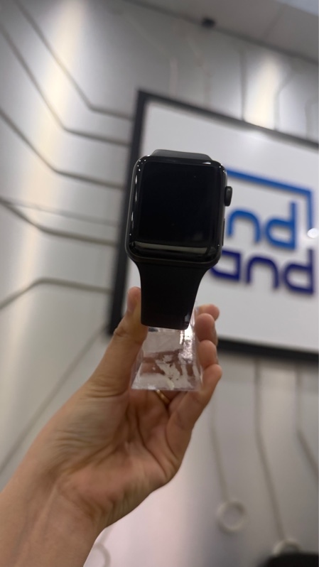 Đồng hồ Apple Watch Series 3/42mm - GPS - VN/A - Pin 87% - Viền nhôm - Màu đen - Ngoại hình: 98% - Màn ám hồng trên nhẹ , đánh kính - FullBox