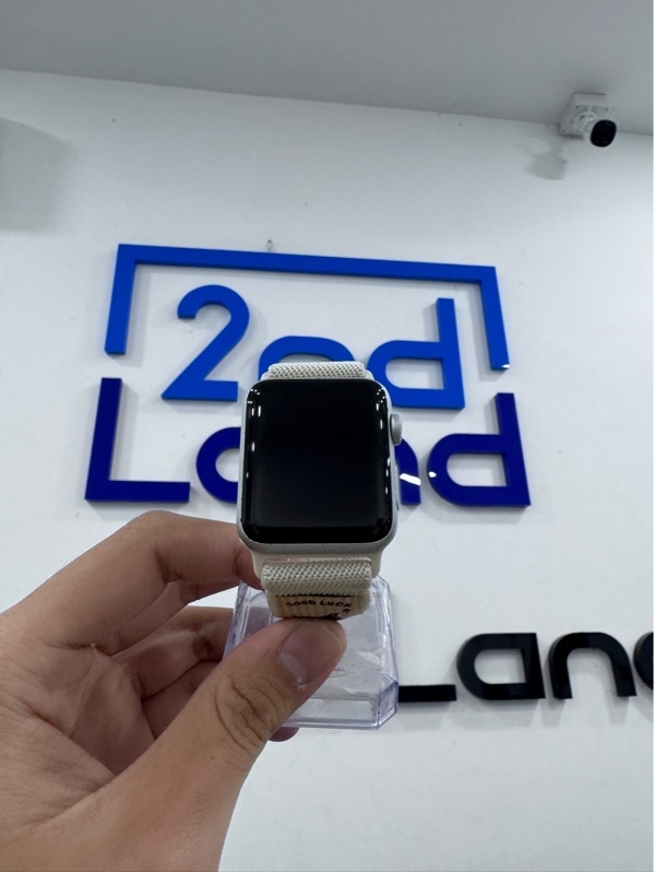 Đồng hồ Apple watch series 3 - 42mm - LL/A - GPS - 8GB - Bản nhôm - Màu xám - PIN 98% - Ngoại hình 97% - Viền trầy xước nhẹ, màn hồng viền - Kèm sạc linh kiện