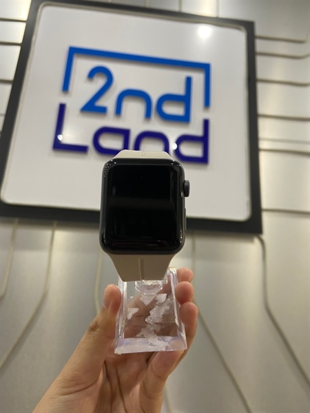 Đồng hồ Apple Watch Series 3/42mm - LL/A - GPS - Pin 100% - Màu xám - Ngoại hình: 98% - Body - Kèm sạc