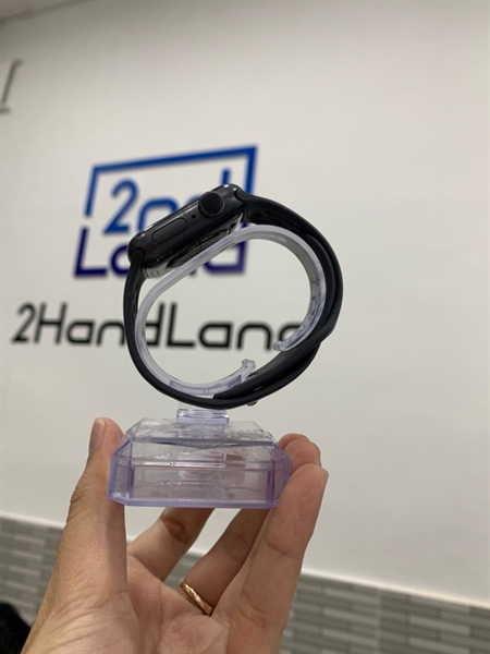 Đồng hồ Apple Watch Series 4 - 40mm - CH/A - GPS - Màu đen - Pin 100% - Ngoại hình: 98% - Kèm sạc 2