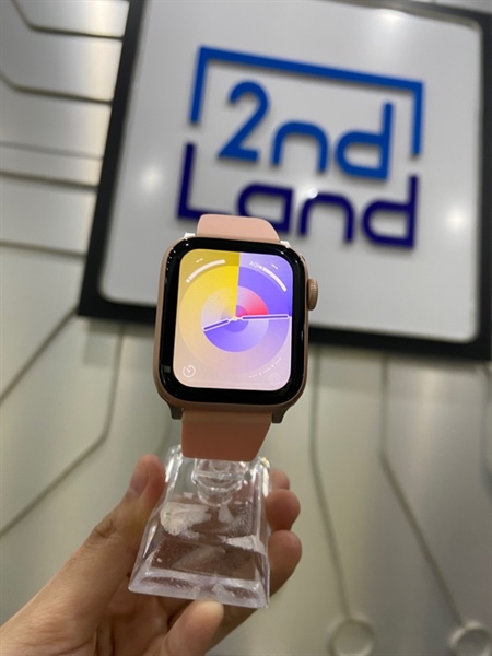Đồng hồ Apple Watch Series 4/40mm - CH/A - GPS - Pin 100% - Viền nhôm - Màu hồng - Ngoại hình: 98% - màn đánh kính - Kèm sạc